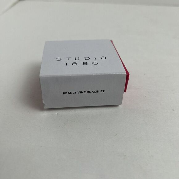 Avon Studio 1886 Pearly Vine Bracelet New In Box - Picture 2 of 2